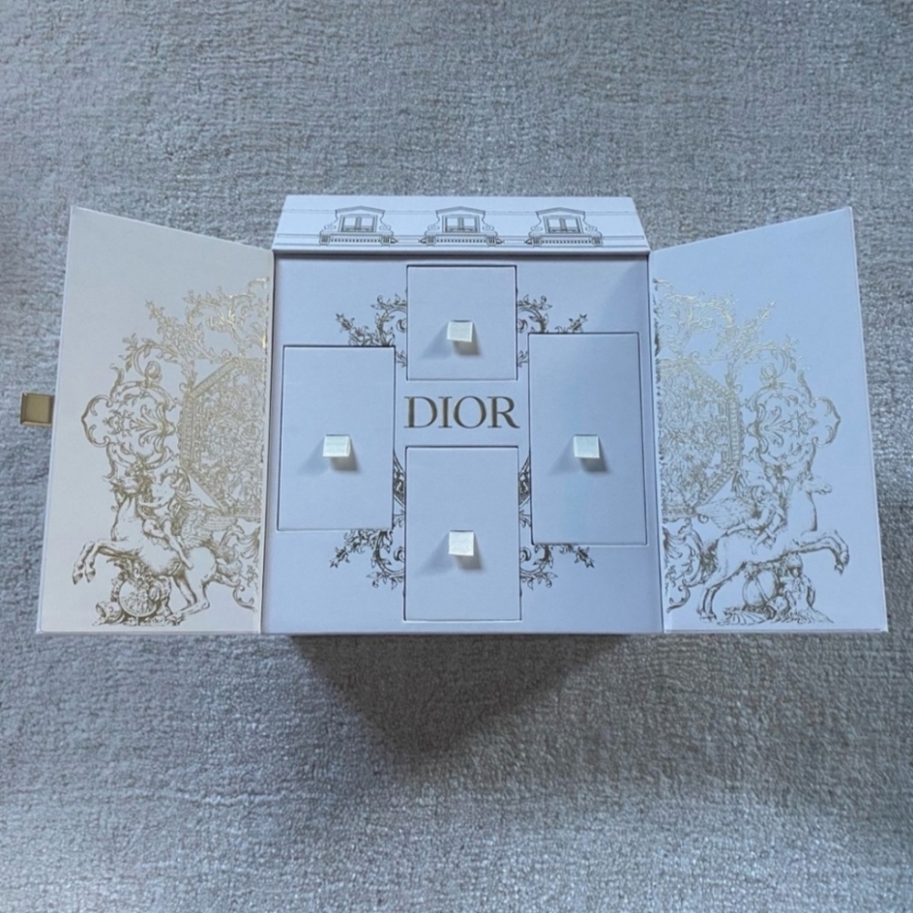 Dior Beauty Gift Set - Picture 4 of 6